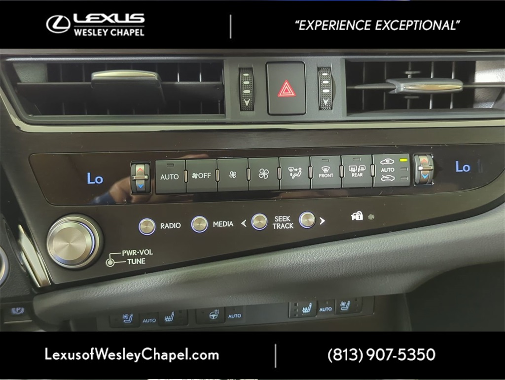 2025 Lexus ES 350 photo 16