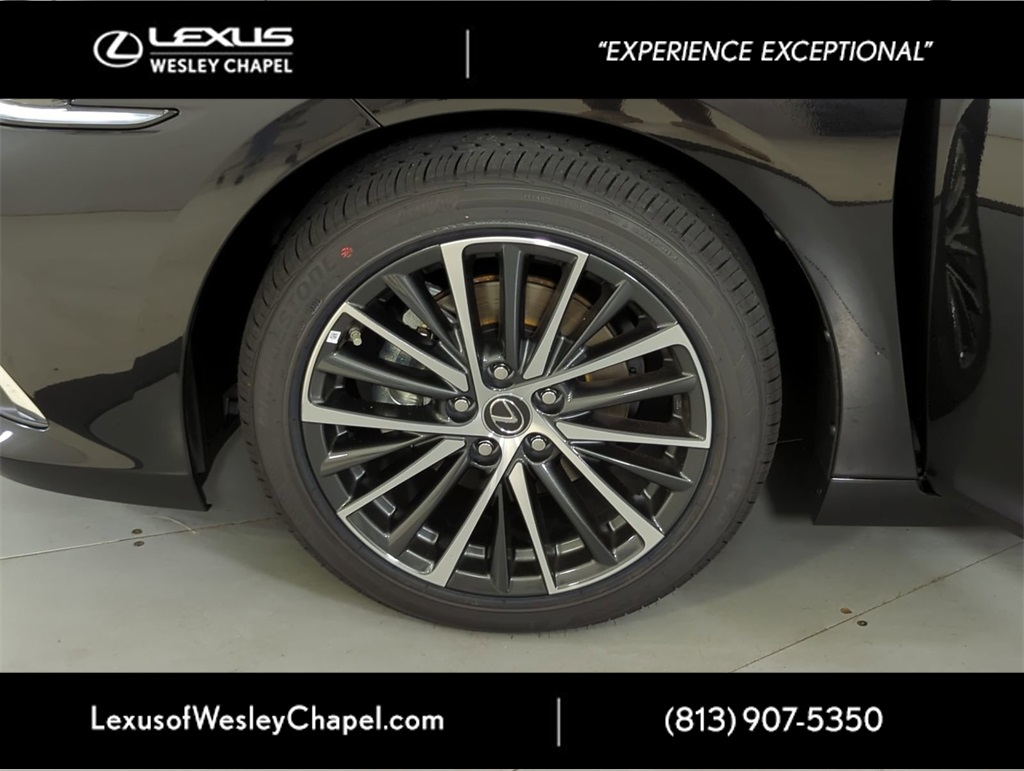2025 Lexus ES 350 photo 22