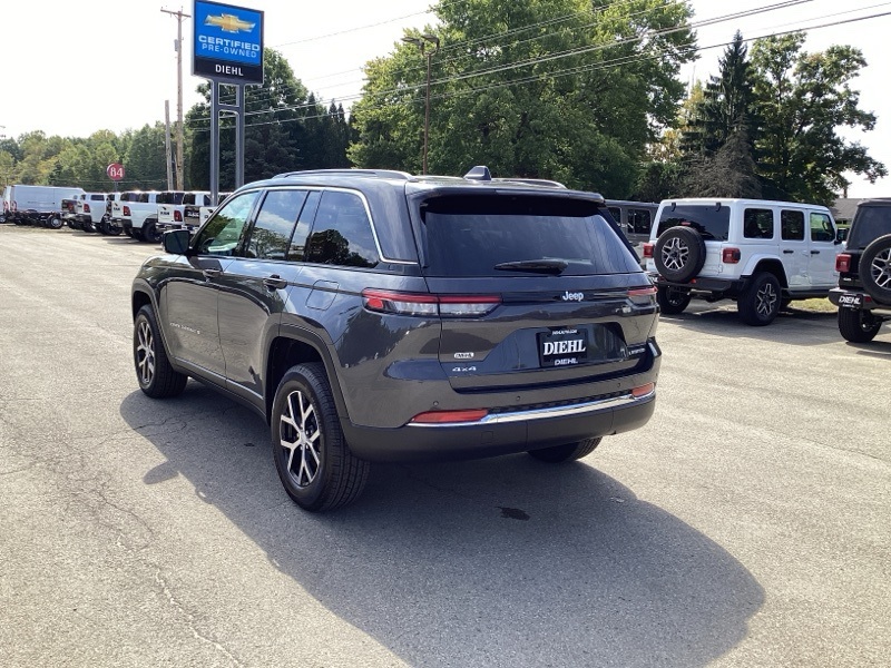 2025 Jeep Grand Cherokee Limited photo 2
