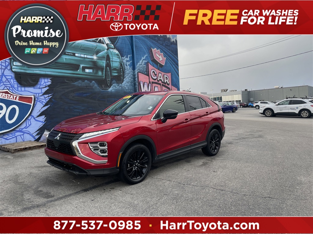 2024 Mitsubishi Eclipse Cross LE's photo