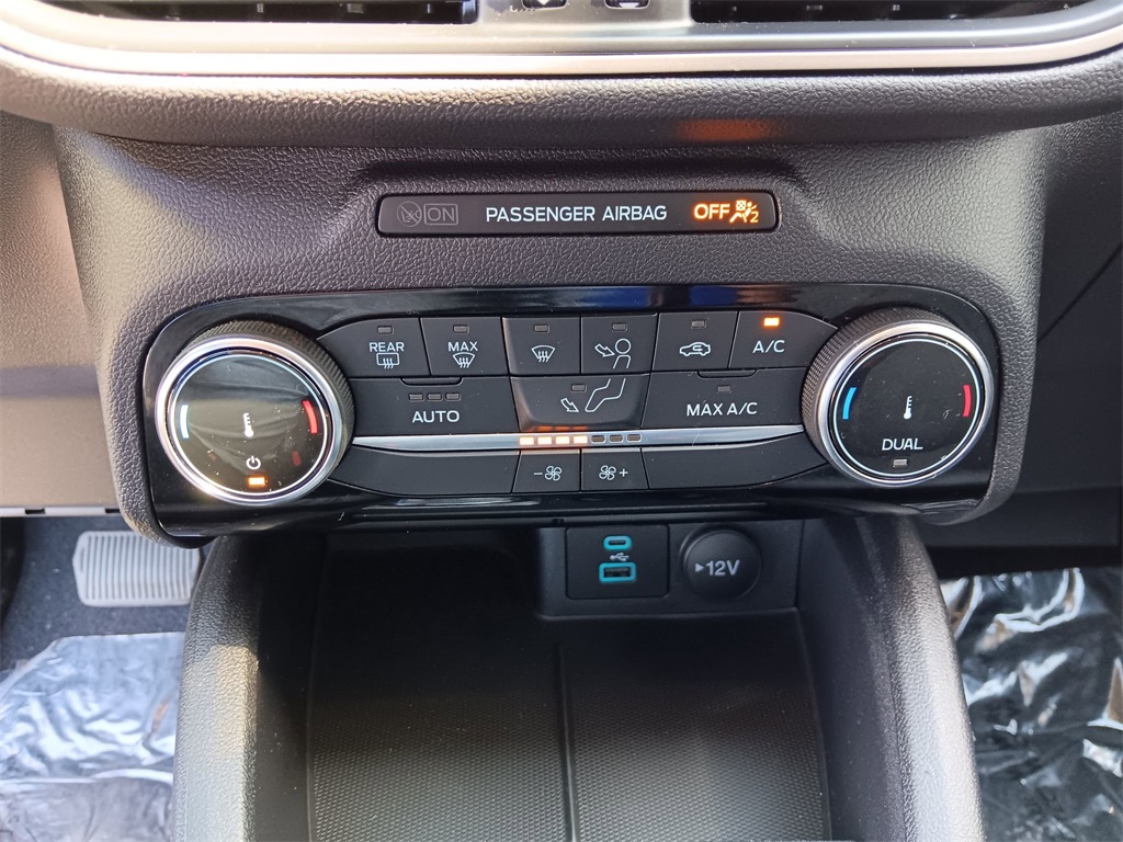 2022 Ford Escape SE Hybrid photo 18