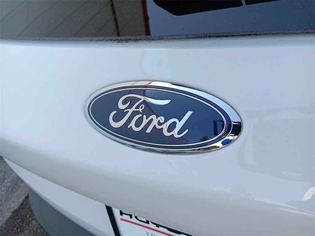 2022 Ford Escape SE Hybrid photo 5