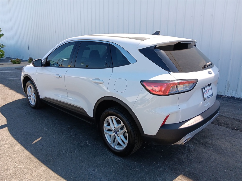 2022 Ford Escape SE Hybrid photo 6
