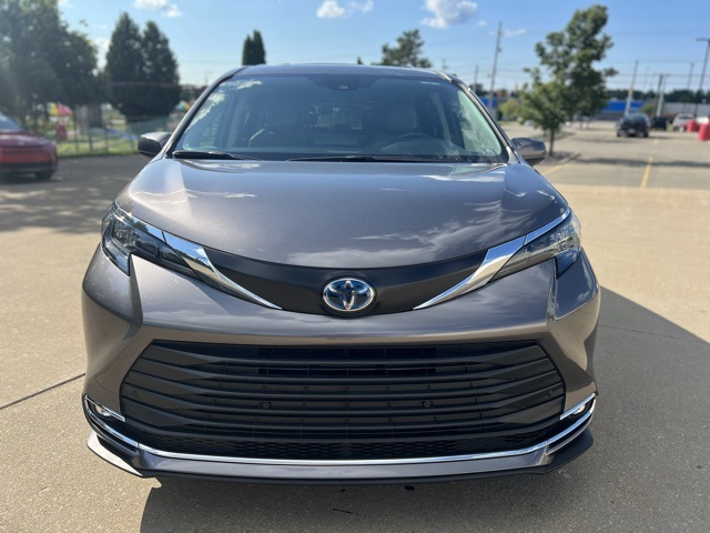 used 2024 Toyota Sienna car, priced at $44,903