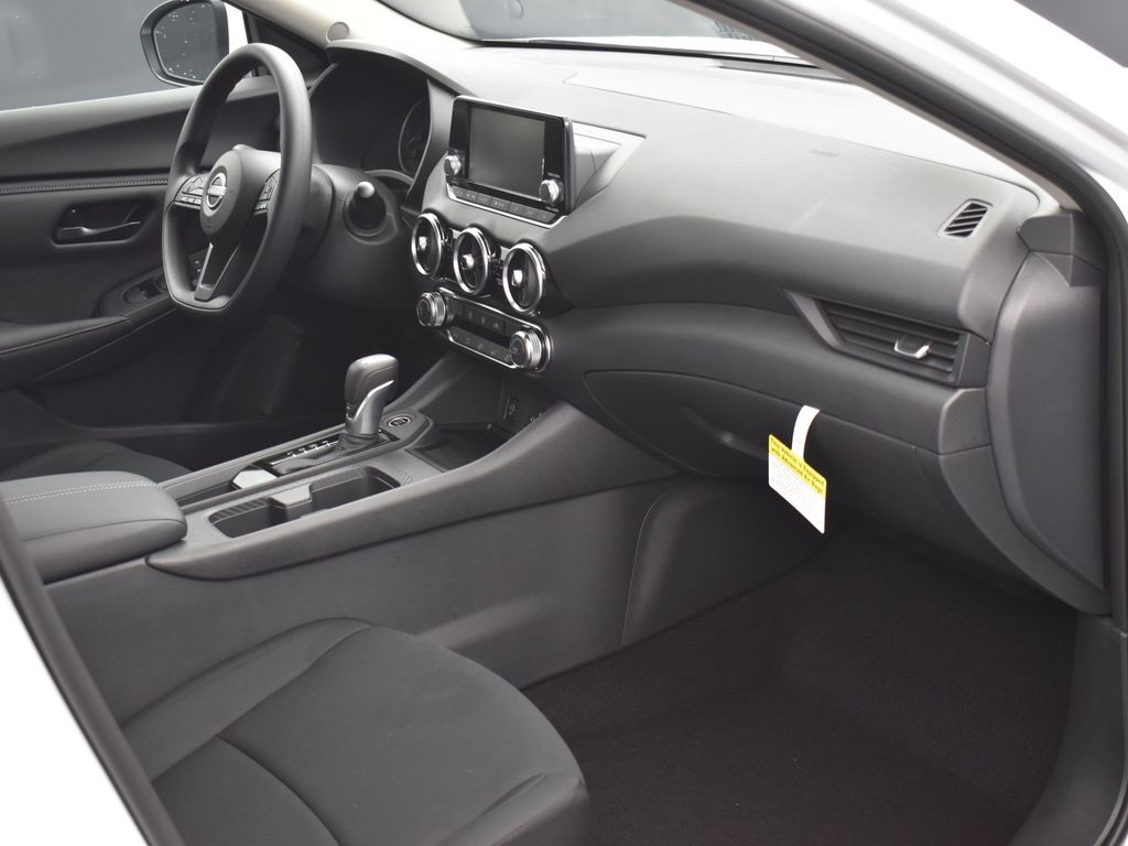 2025 Nissan Sentra S photo 6