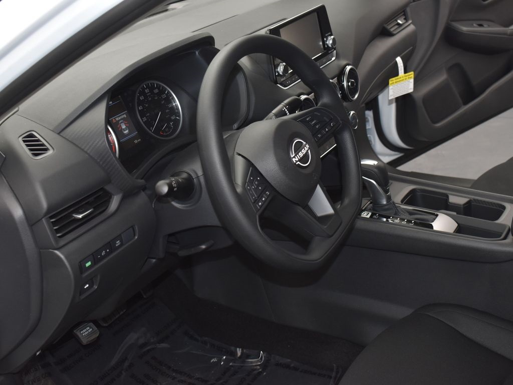 2025 Nissan Sentra S photo 7
