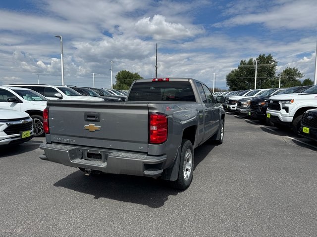 2017 Chevrolet Silverado 1500 LT photo 2