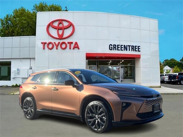 2025 Toyota Crown Signia Limited's photo