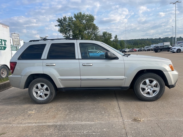 Used 2010 Jeep Grand Cherokee Laredo with VIN 1J4PR4GK1AC125991 for sale in Quincy, IL