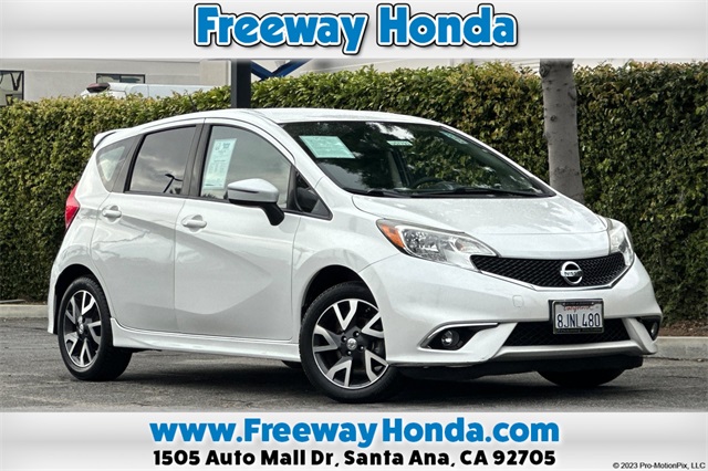 2016 Nissan Versa Note SR's photo