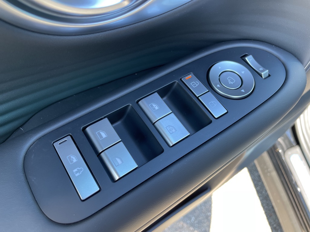 2026 Hyundai Ioniq SEL photo 10