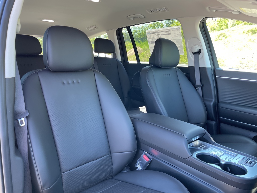 2026 Hyundai Ioniq SEL photo 11