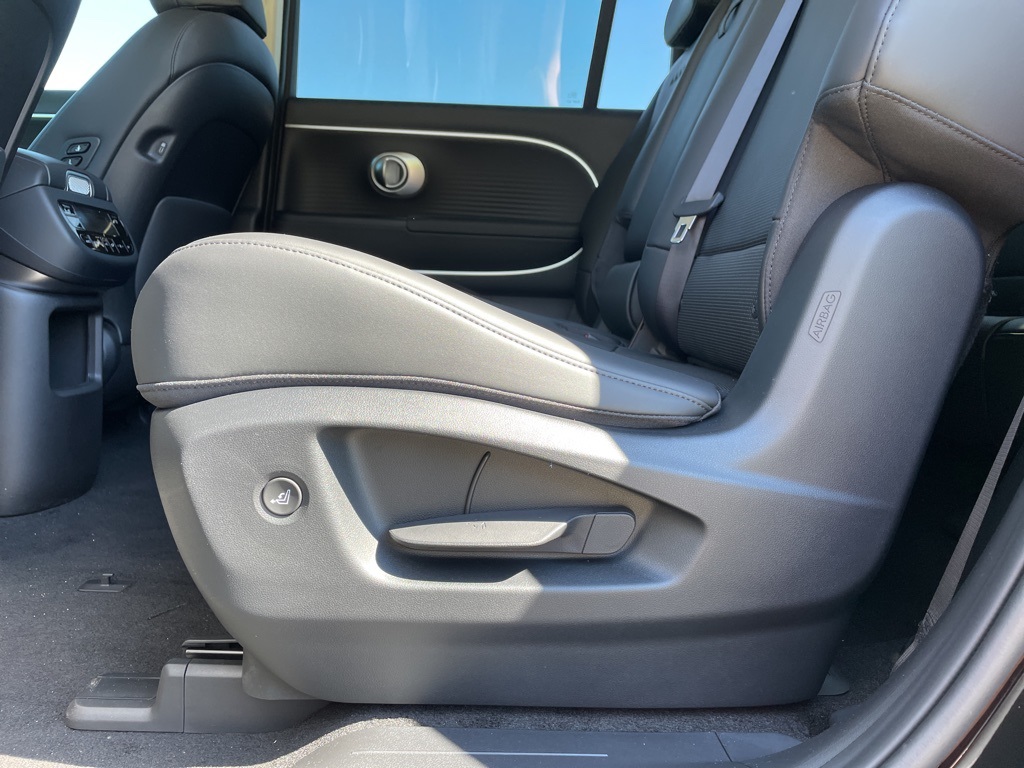 2026 Hyundai Ioniq SEL photo 30