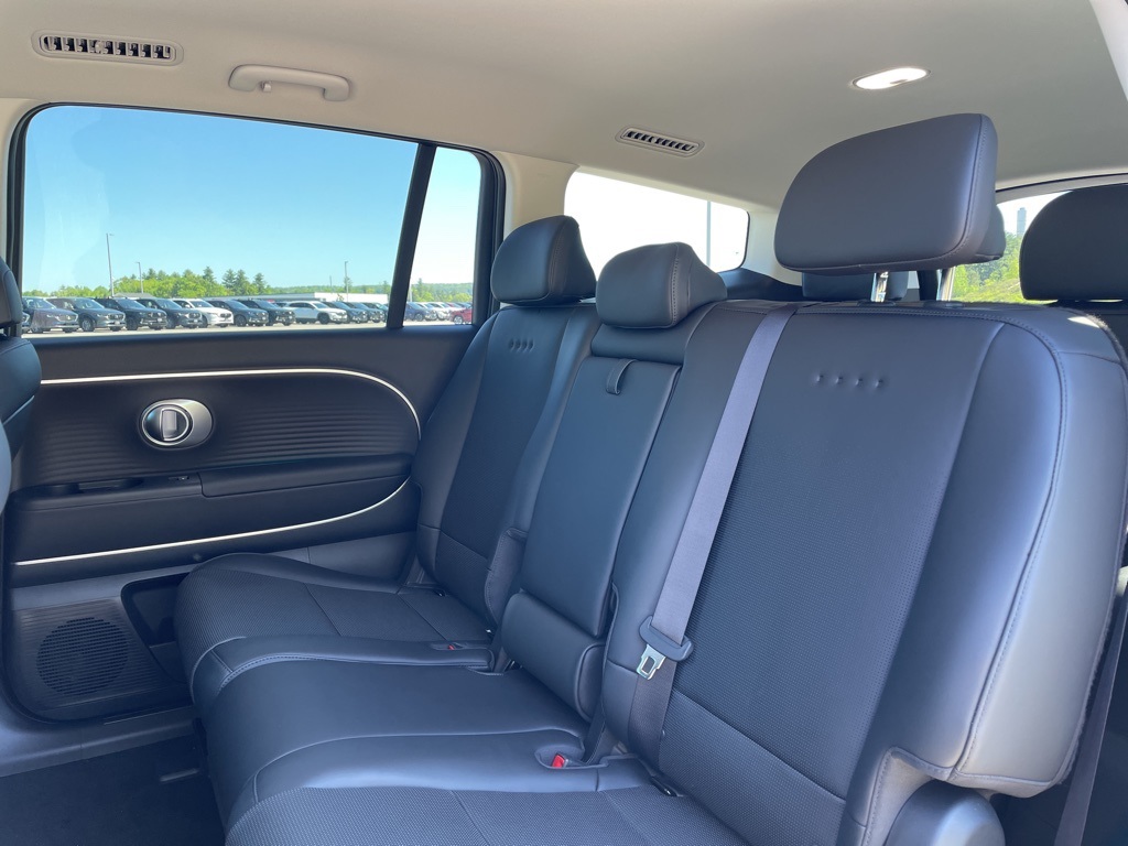 2026 Hyundai Ioniq SEL photo 32
