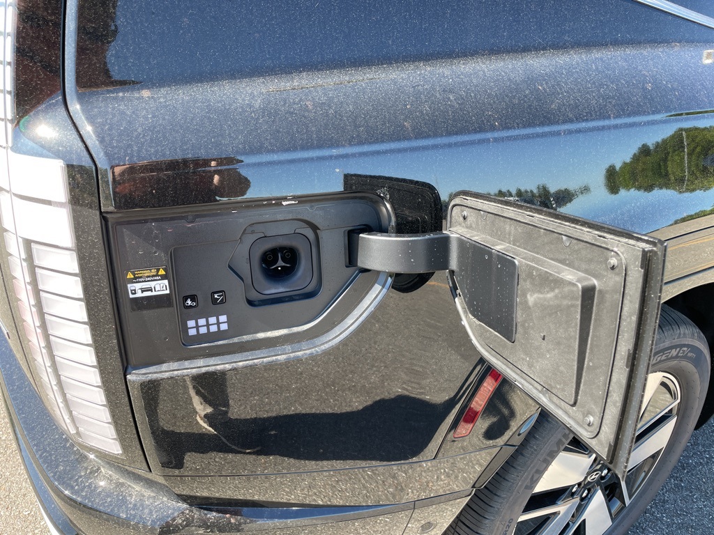 2026 Hyundai Ioniq SEL photo 5