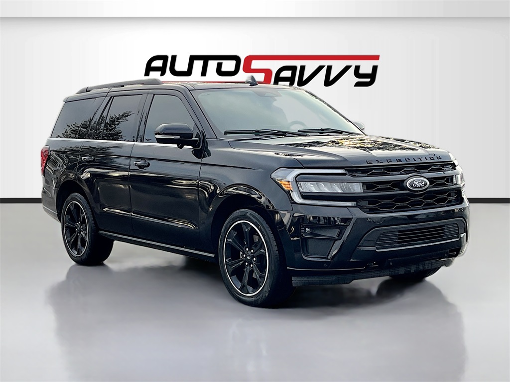 2023 Ford Expedition Limited's photo