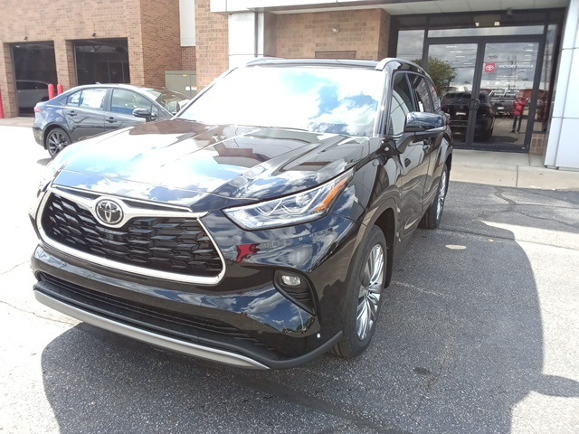 2025 Toyota Highlander Platinum photo 2