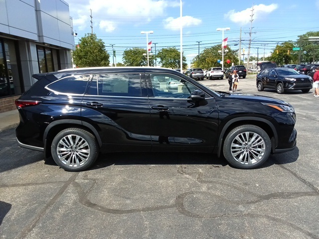 2025 Toyota Highlander Platinum photo 4