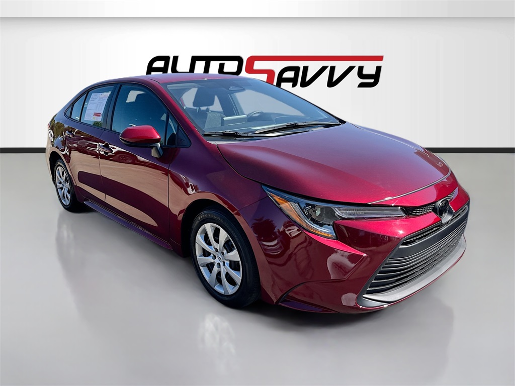 2024 Toyota Corolla LE's photo