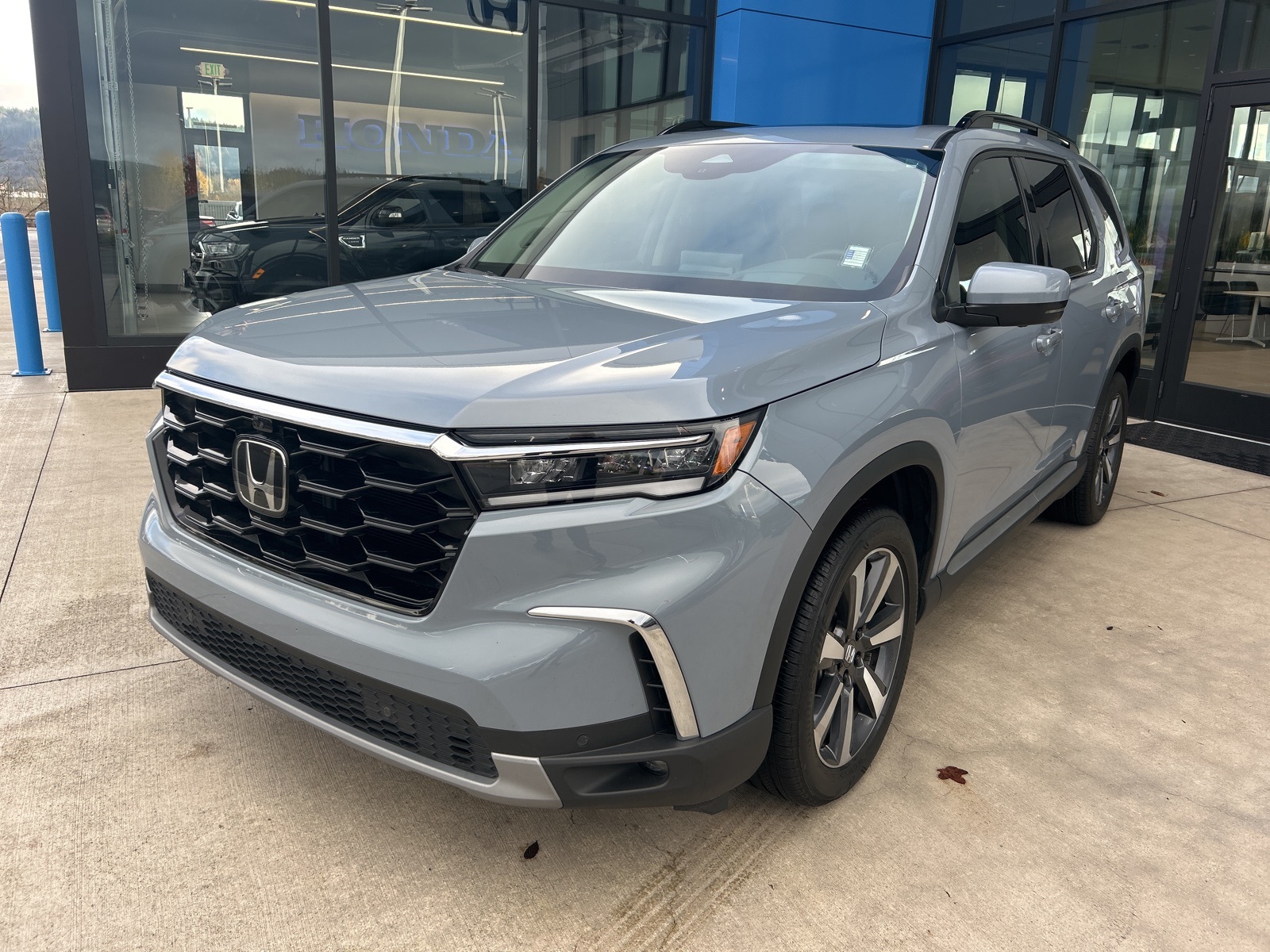 2023 Honda Pilot Elite's photo