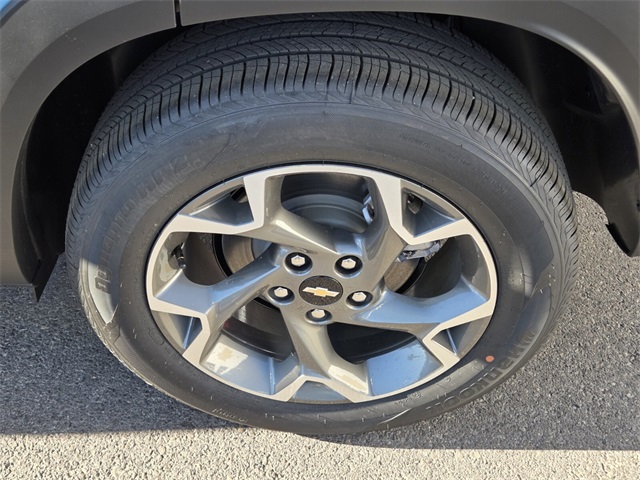 2026 Chevrolet Trax photo 2