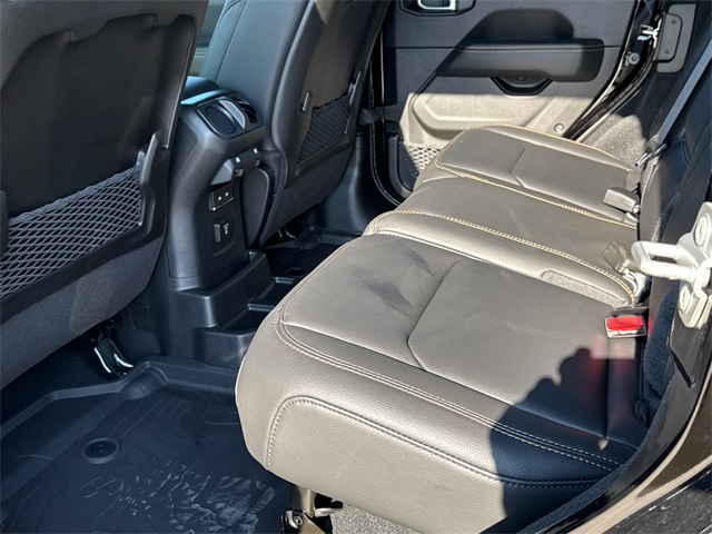 2025 Jeep Wrangler Sahara photo 17