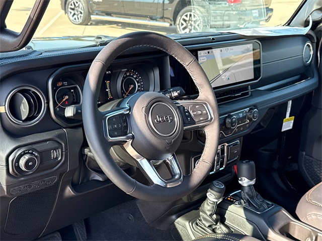 2025 Jeep Wrangler Sahara photo 18
