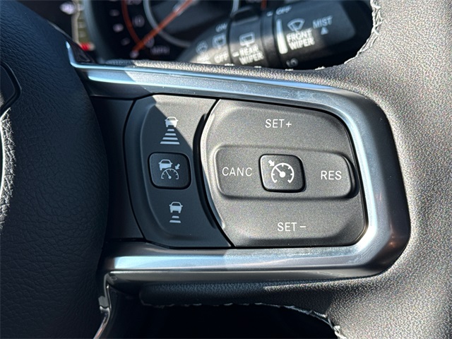 2025 Jeep Wrangler Sahara photo 28