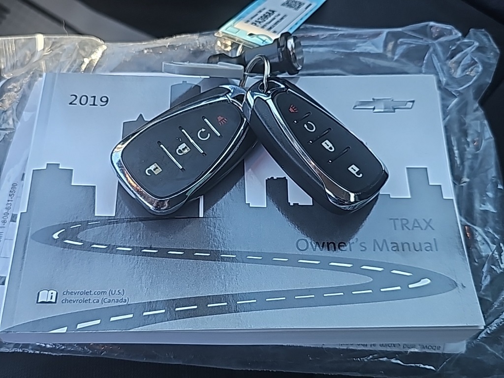 2019 Chevrolet Trax LT photo 2