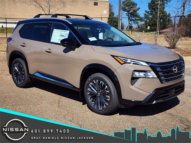 2025 Nissan Rogue Platinum's photo