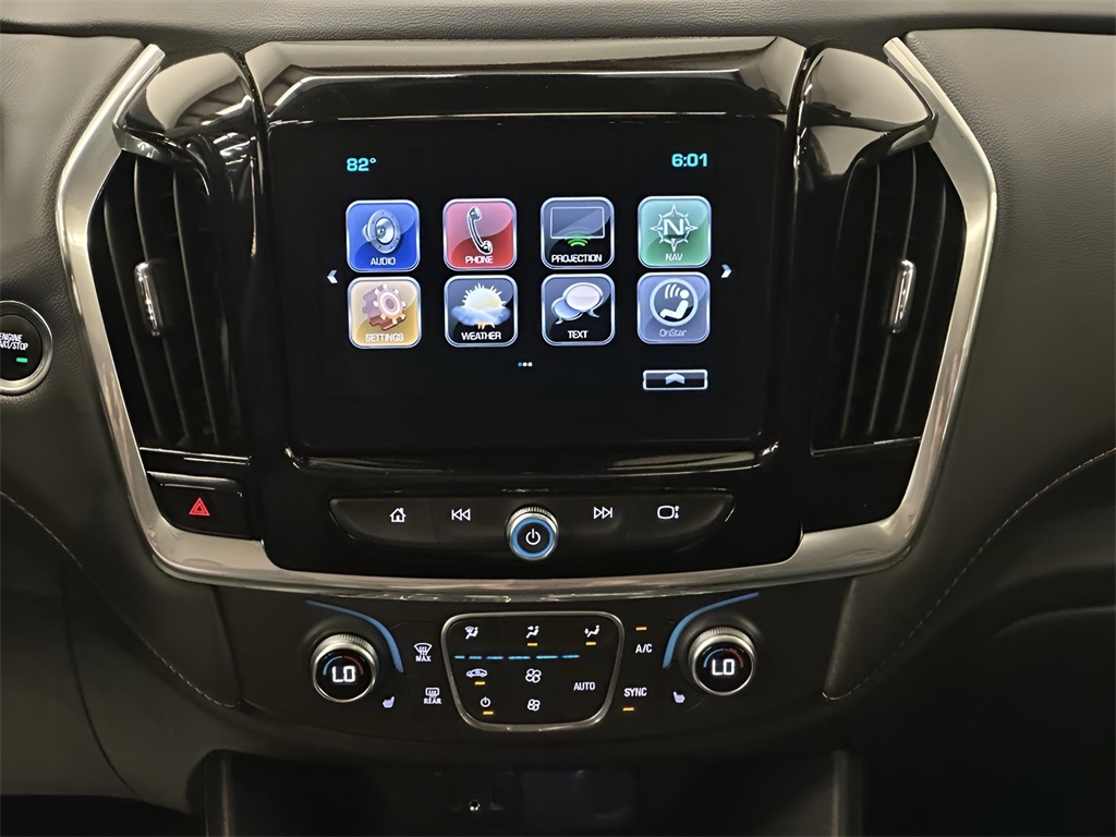 2018 Chevrolet Traverse Leather photo 2