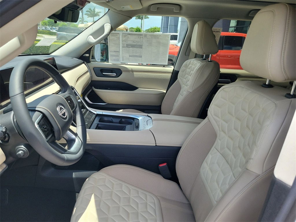 2025 White / Black Nissan Armada Platinum Reserve 4X4 SUV