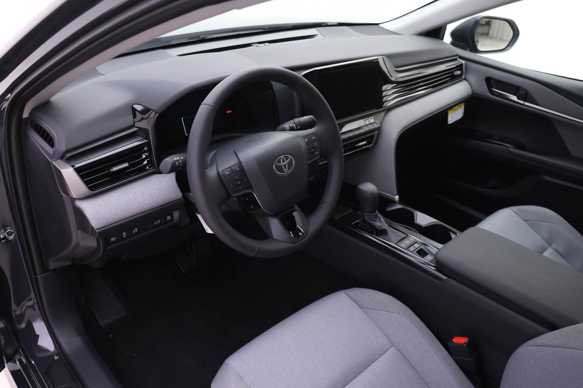 2026 Toyota Camry LE photo 2