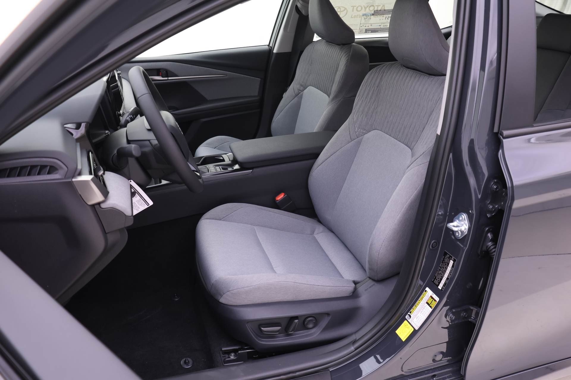 2026 Toyota Camry LE photo 3