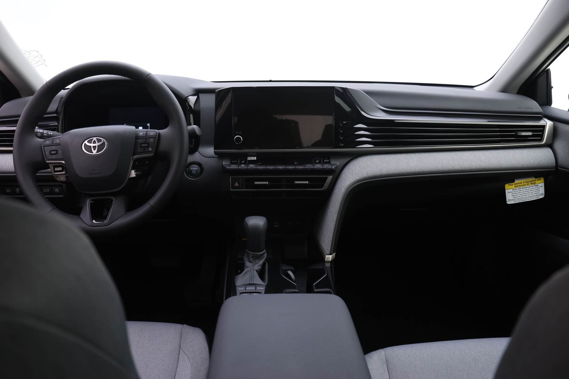 2026 Toyota Camry LE photo 4