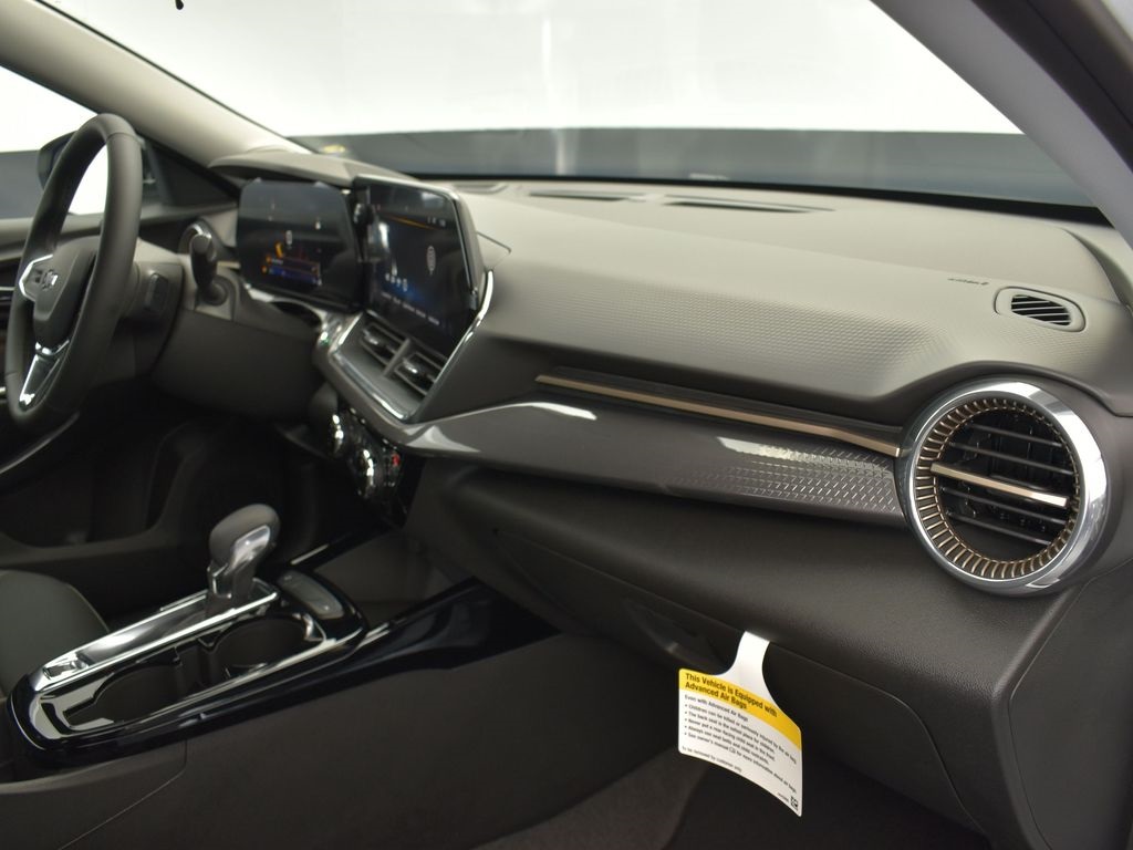 2025 Summit White Chevrolet Trax ACTIV FWD SUV
