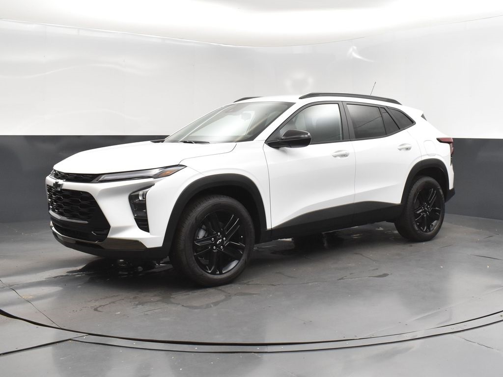 2025 Summit White Chevrolet Trax ACTIV FWD SUV