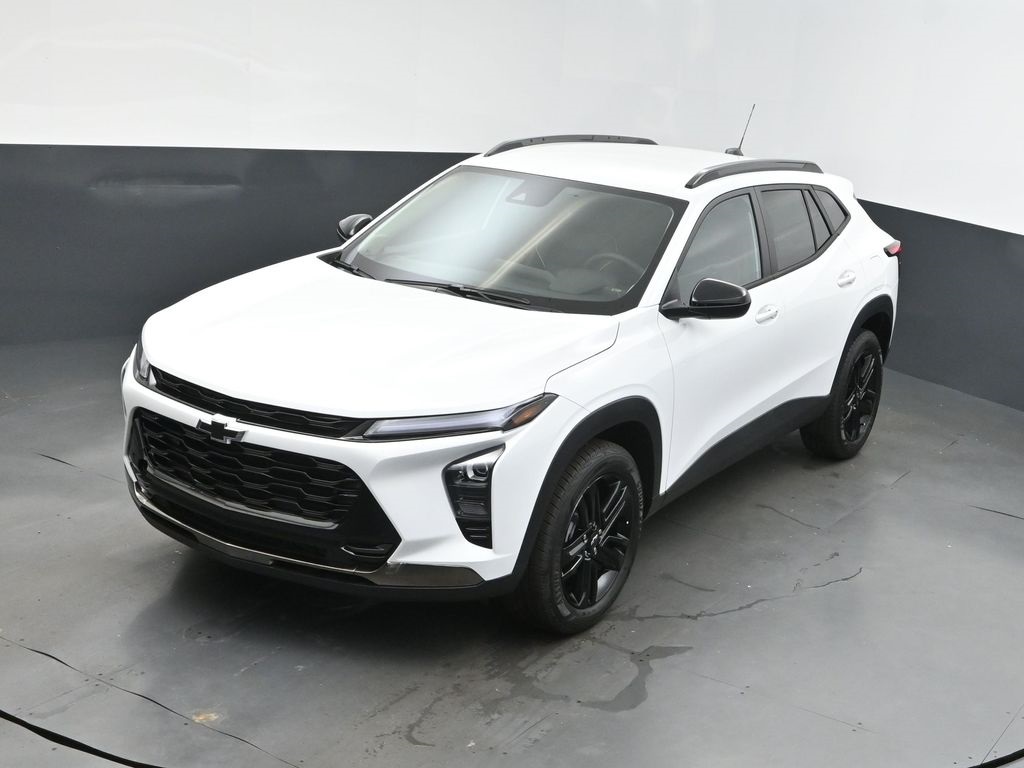 2025 Summit White Chevrolet Trax ACTIV FWD SUV
