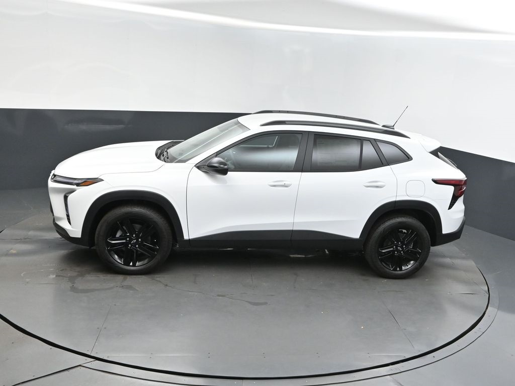 2025 Summit White Chevrolet Trax ACTIV FWD SUV