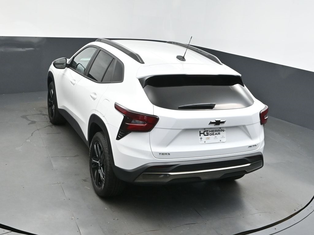 2025 Summit White Chevrolet Trax ACTIV FWD SUV