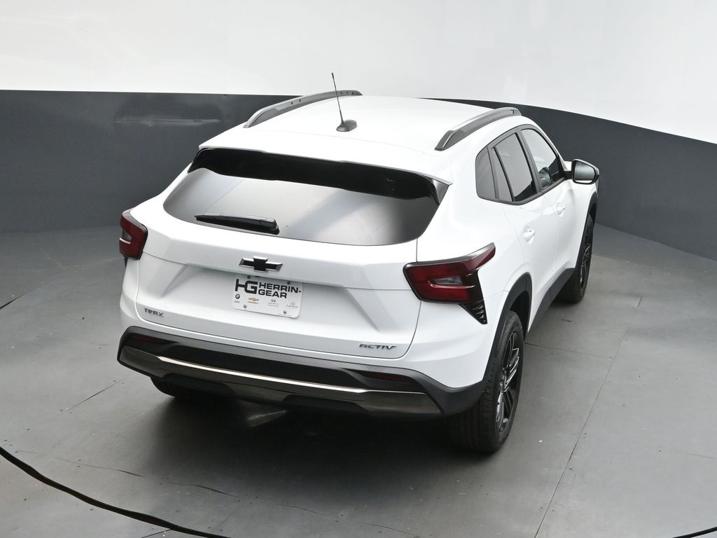 2025 Summit White Chevrolet Trax ACTIV FWD SUV