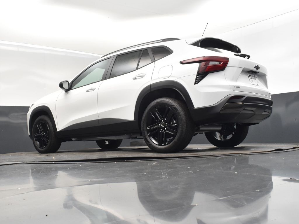 2025 Summit White Chevrolet Trax ACTIV FWD SUV