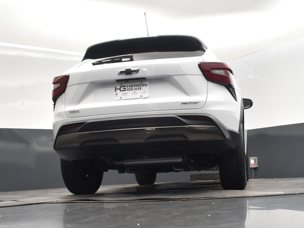 2025 Summit White Chevrolet Trax ACTIV FWD SUV