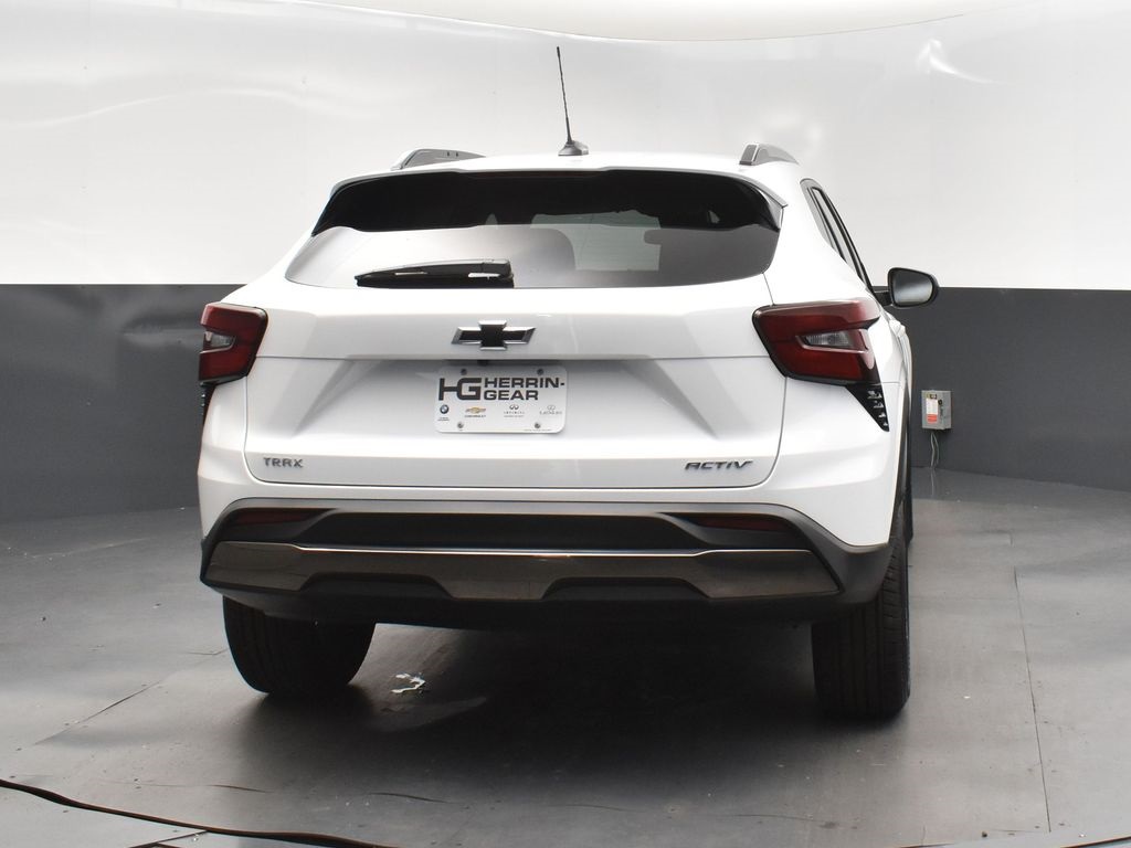 2025 Summit White Chevrolet Trax ACTIV FWD SUV