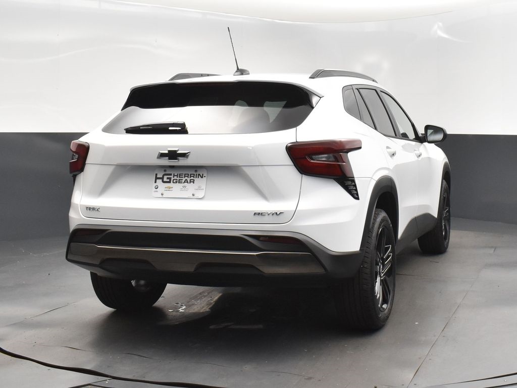 2025 Summit White Chevrolet Trax ACTIV FWD SUV
