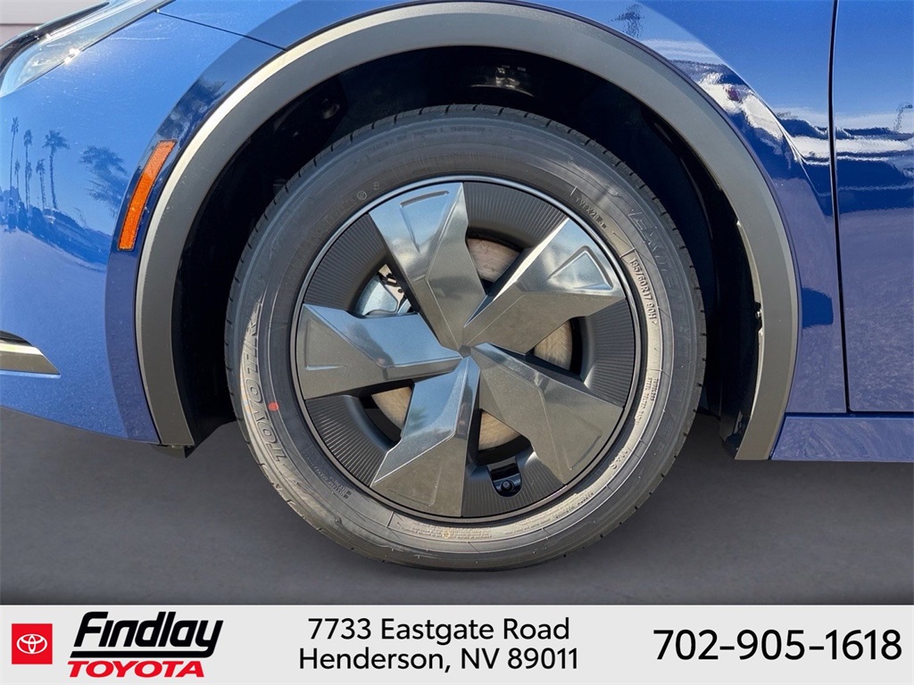 2026 Toyota Prius Plug-in Hybrid SE photo 4