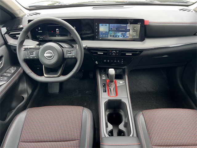 2025 Nissan Kicks SR photo 2