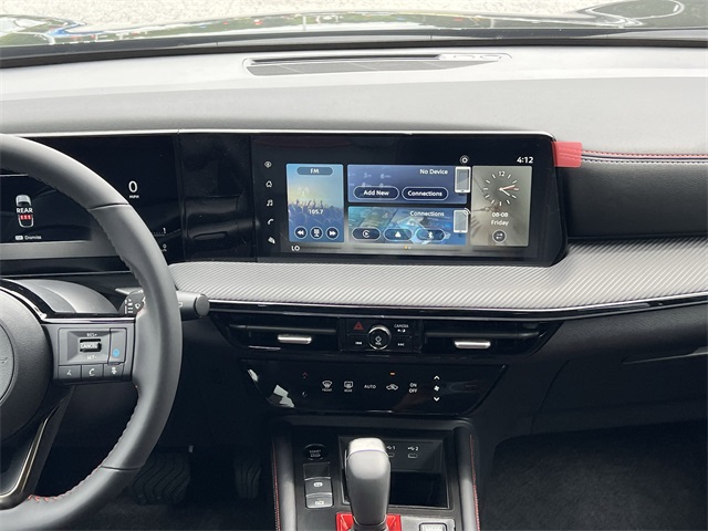 2025 Nissan Kicks SR photo 3