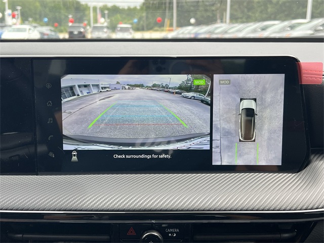 2025 Nissan Kicks SR photo 4