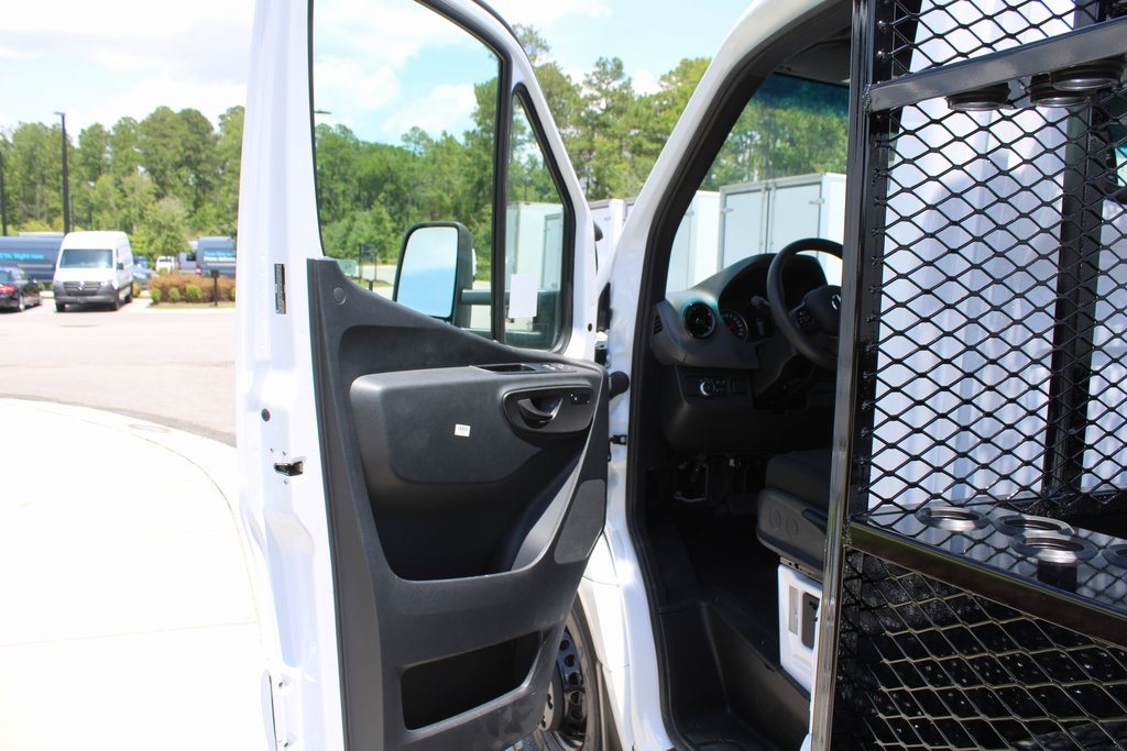 New 2024 Mercedes-Benz Sprinter 4500 Regular Cab Standard Roof DRW RWD Knapheide Dovetail Landscape for sale #MV1340 - photo 31